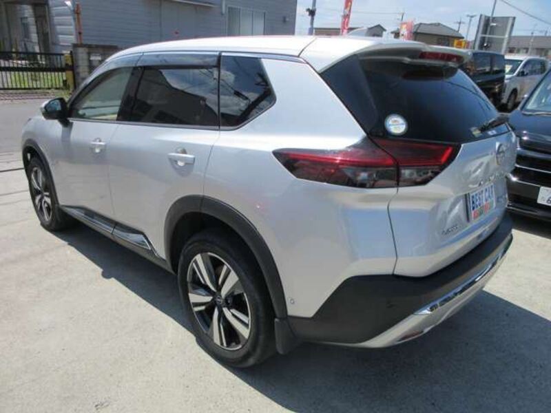 X-TRAIL