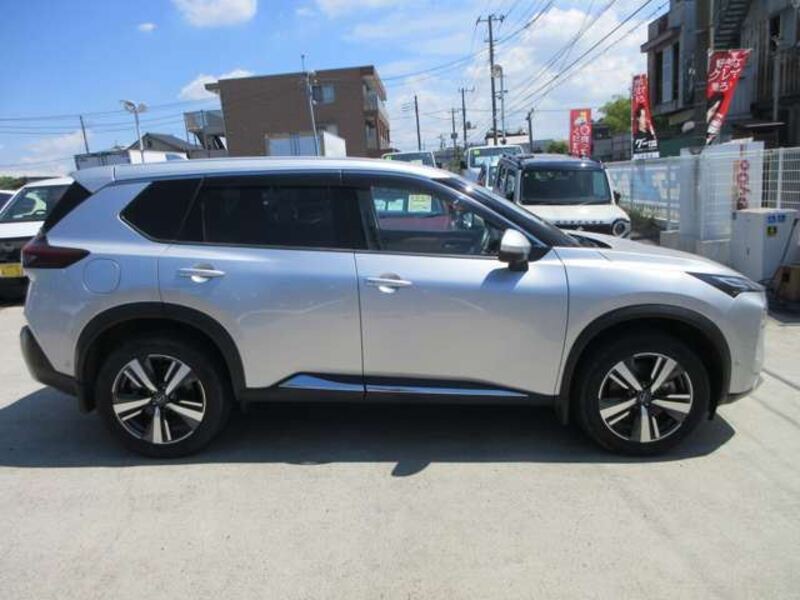 X-TRAIL
