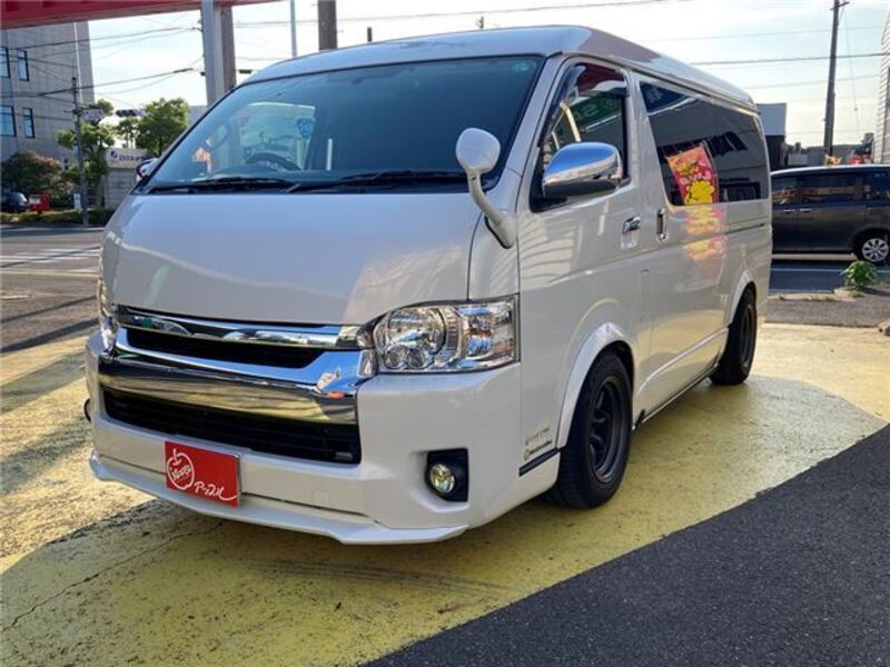 TOYOTA HIACE