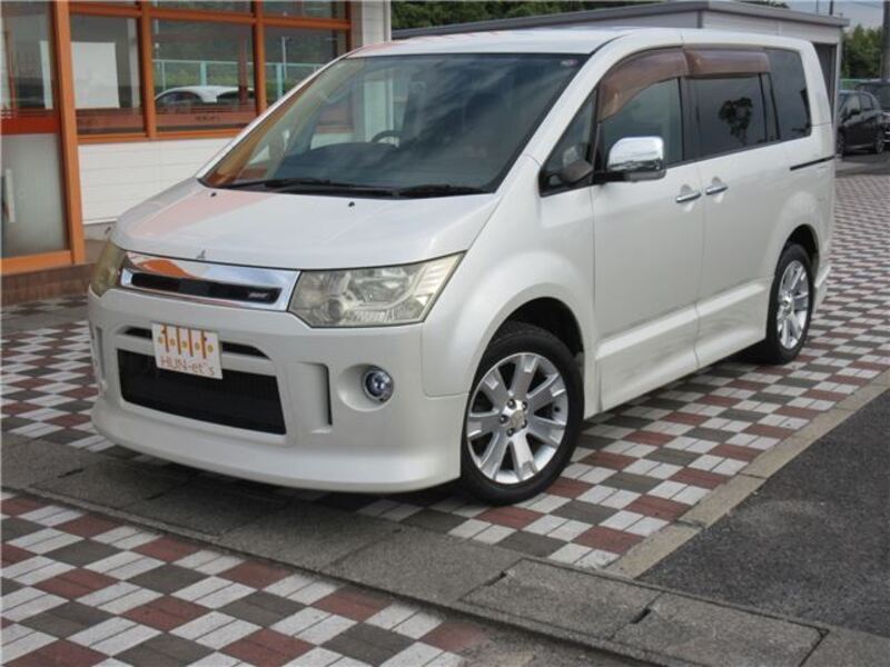 MITSUBISHI DELICA D5