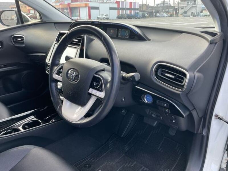 PRIUS PHV