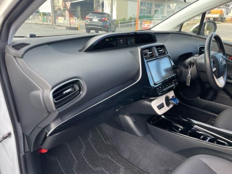 PRIUS PHV