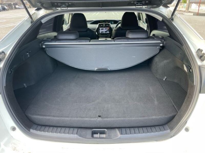 PRIUS PHV