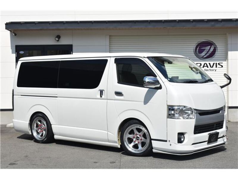 TOYOTA HIACE