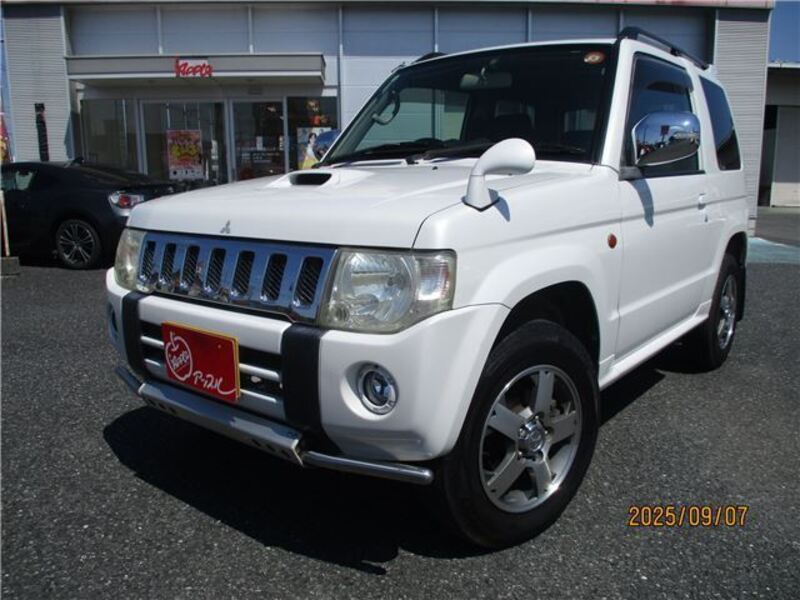 MITSUBISHI PAJERO MINI
