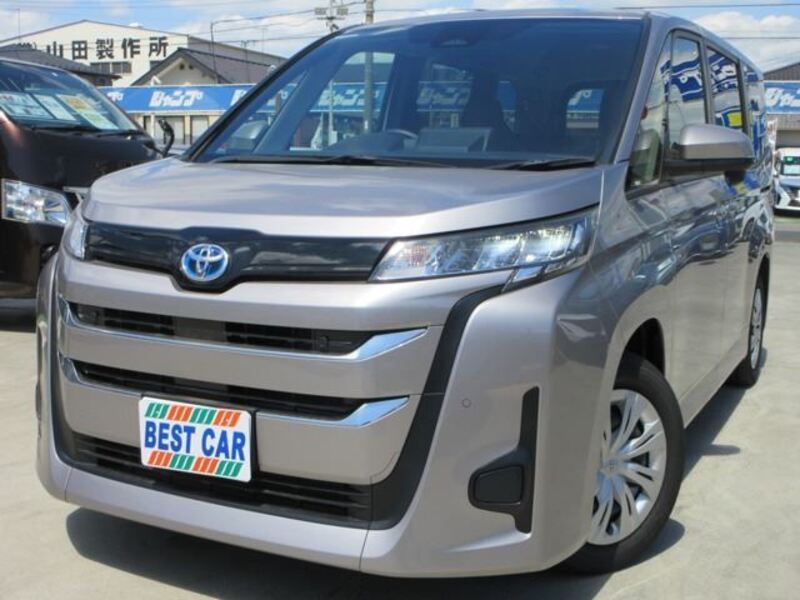 TOYOTA NOAH