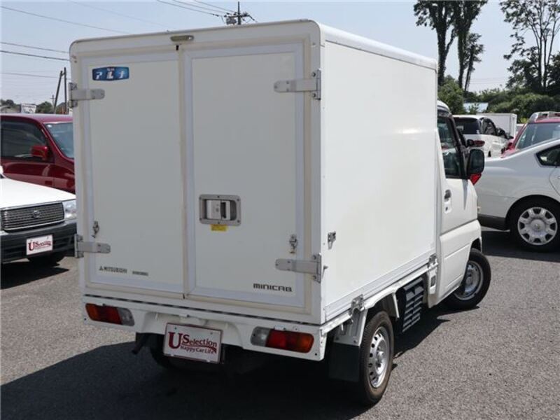 CLIPPER TRUCK