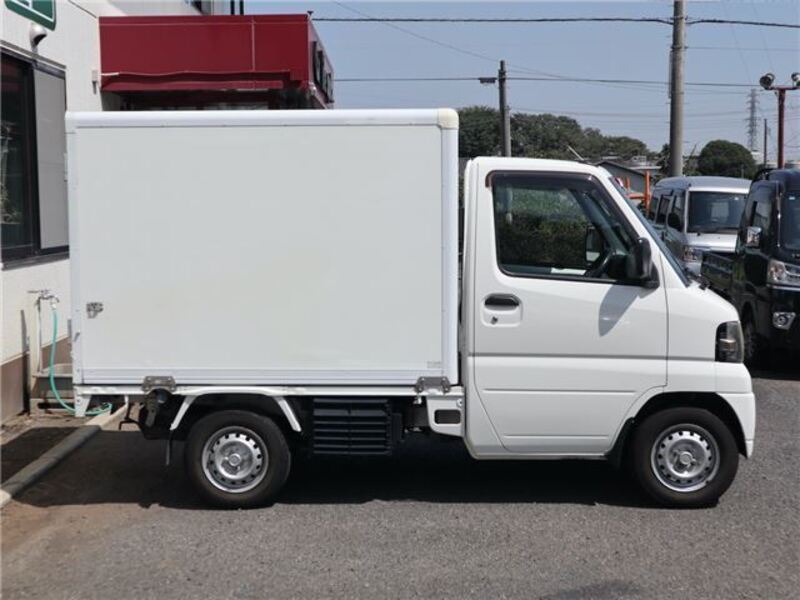 CLIPPER TRUCK