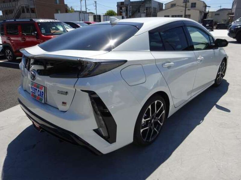 PRIUS PHV