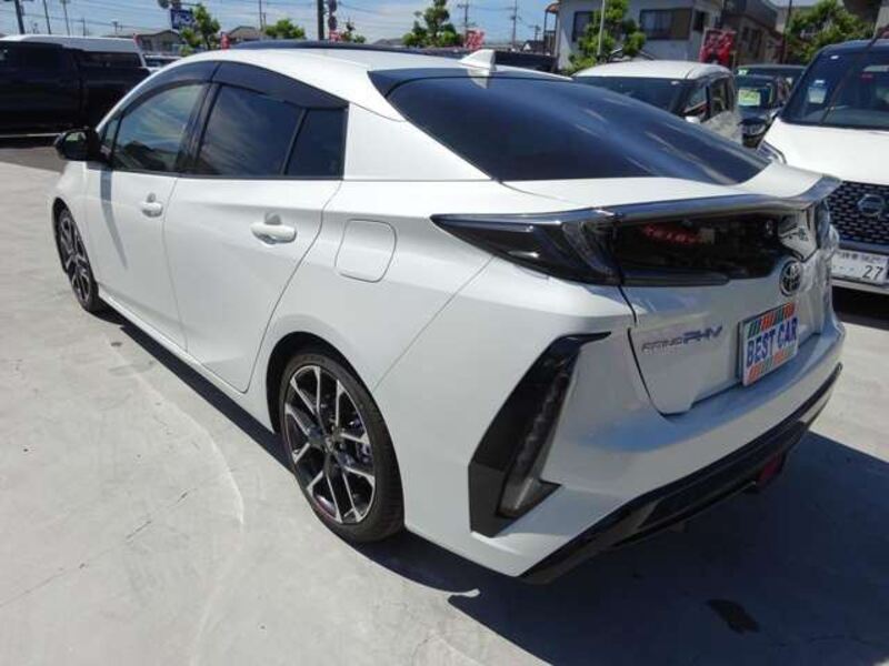 PRIUS PHV