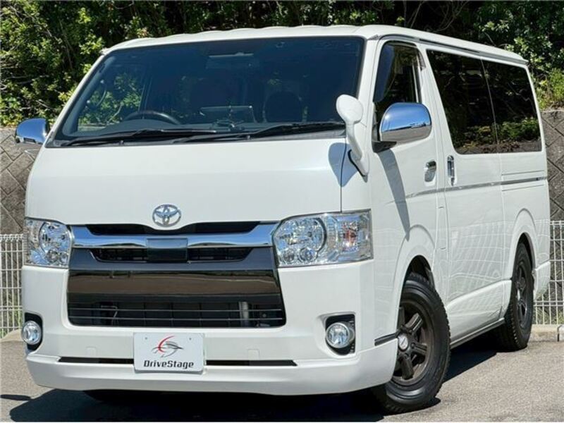 TOYOTA HIACE VAN