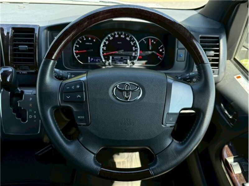 HIACE VAN