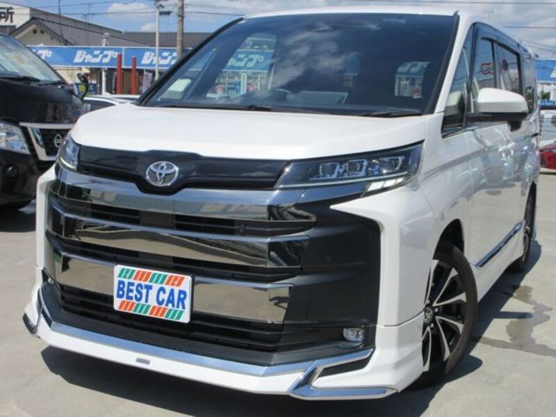 TOYOTA NOAH