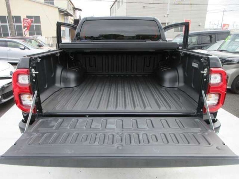 HILUX