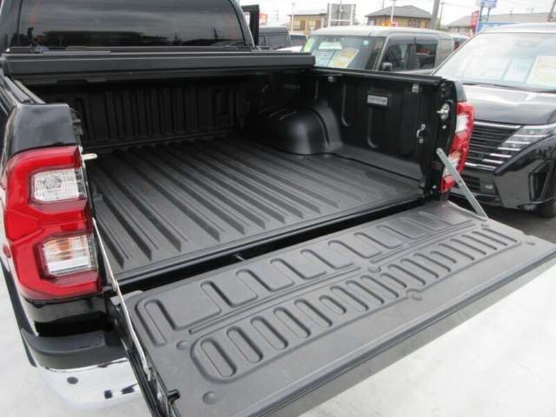 HILUX