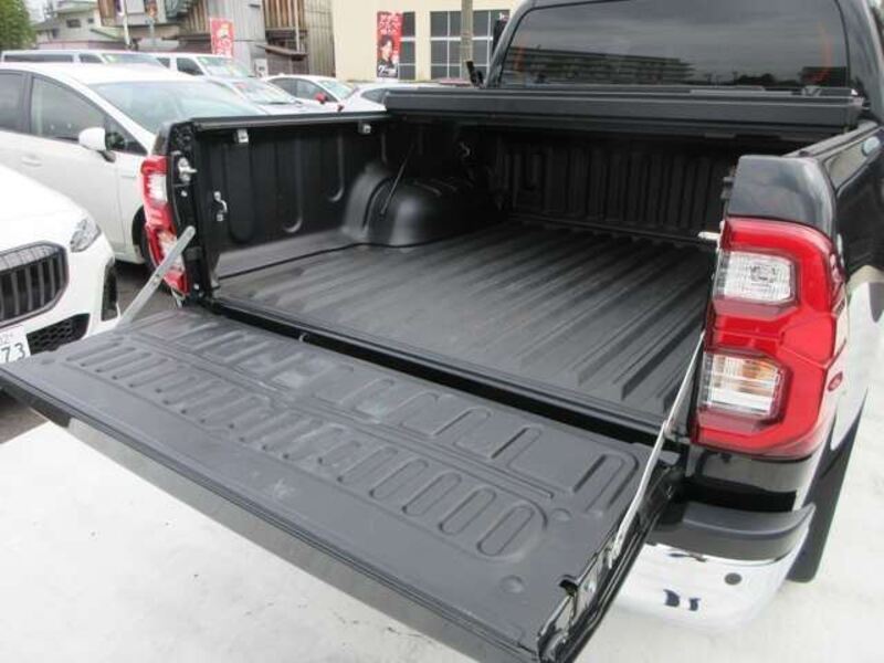 HILUX