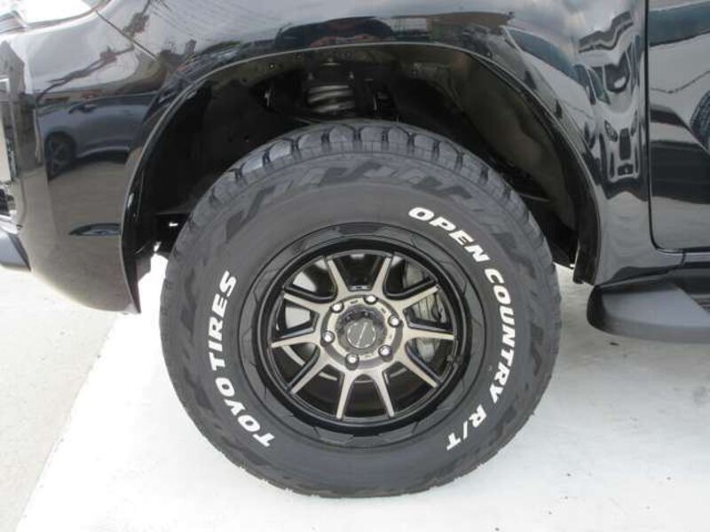 HILUX