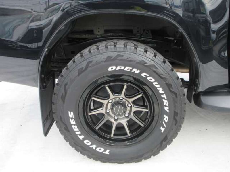 HILUX