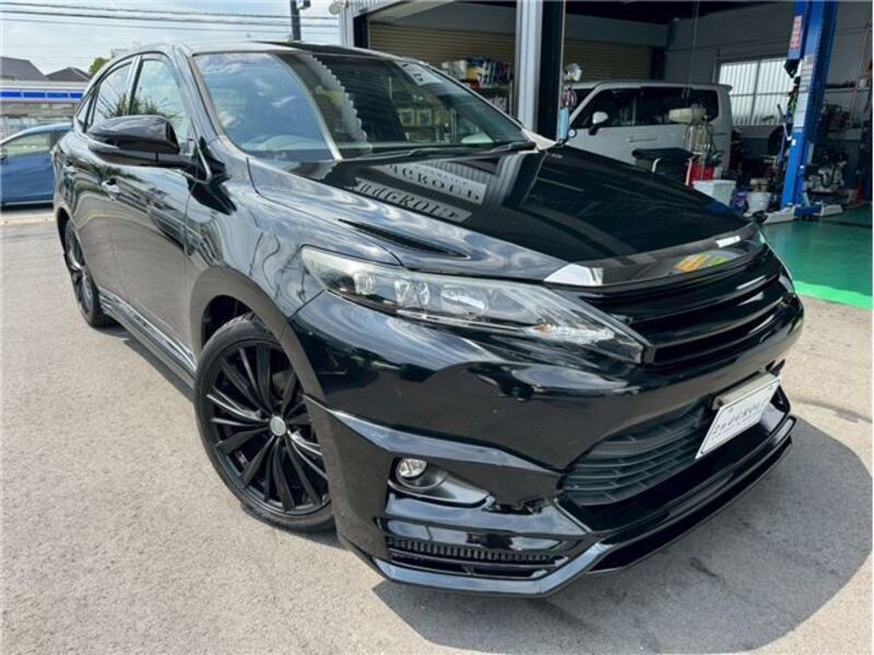 TOYOTA HARRIER