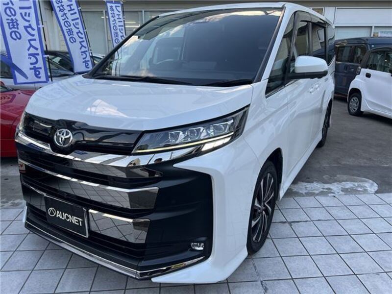 TOYOTA NOAH