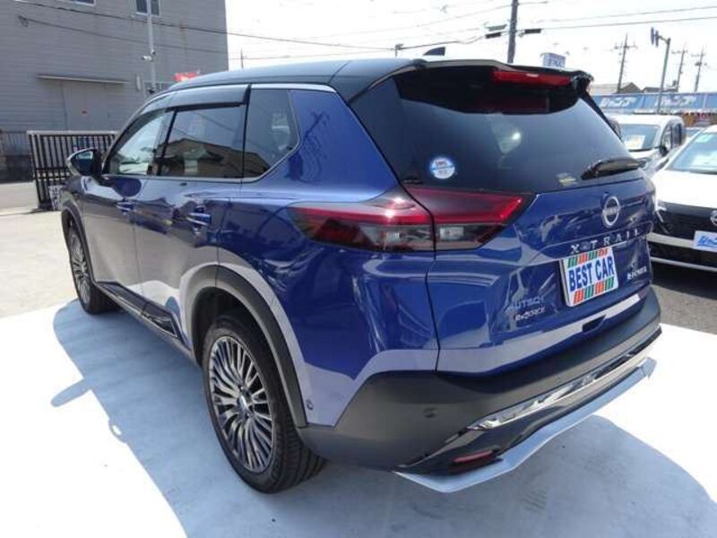 X-TRAIL