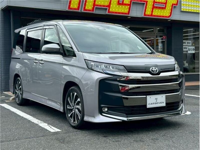 TOYOTA NOAH
