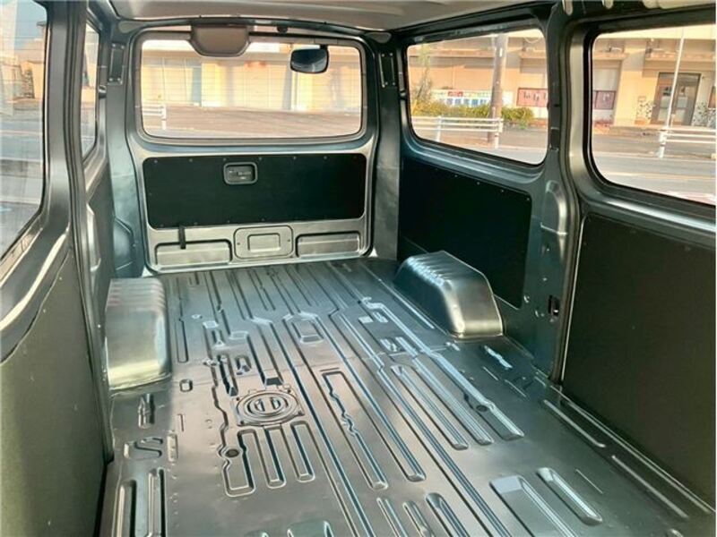 CARAVAN VAN