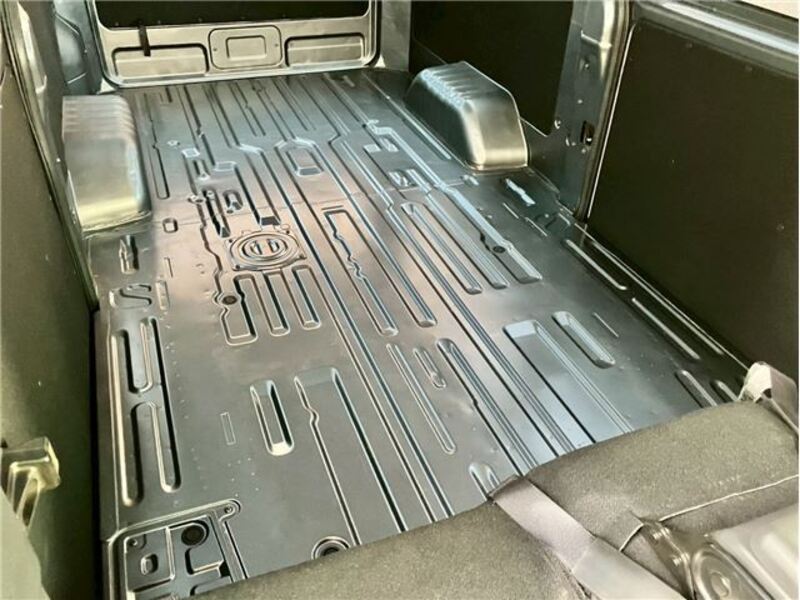 CARAVAN VAN