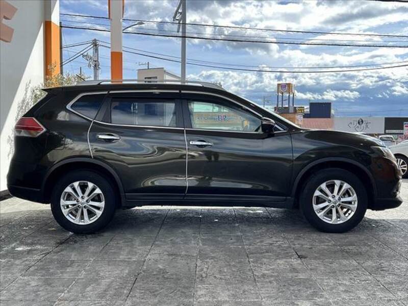X-TRAIL