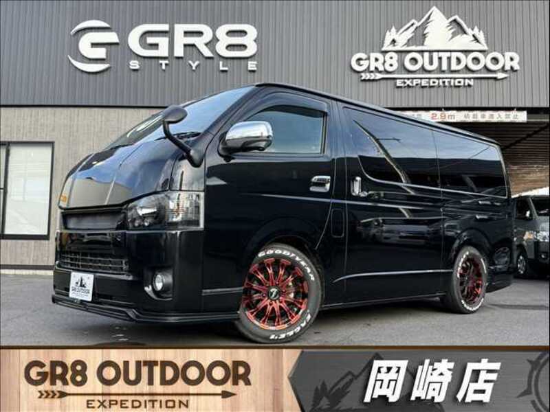 TOYOTA HIACE VAN