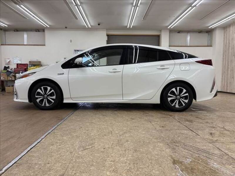 PRIUS PHV