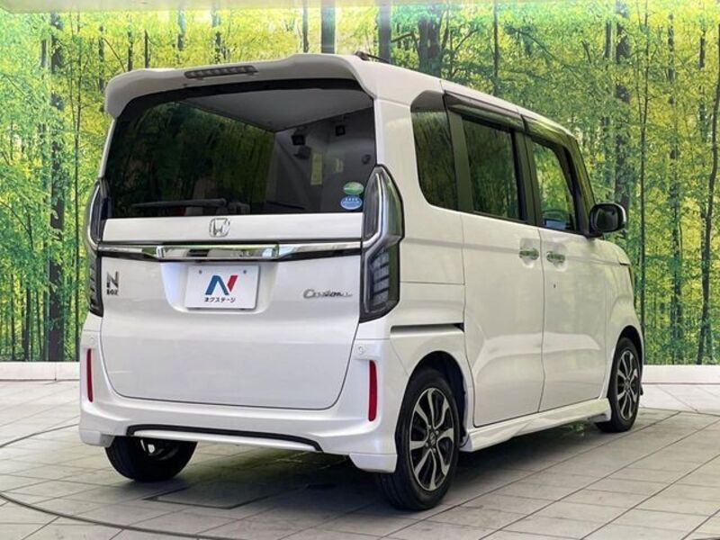 N BOX CUSTOM