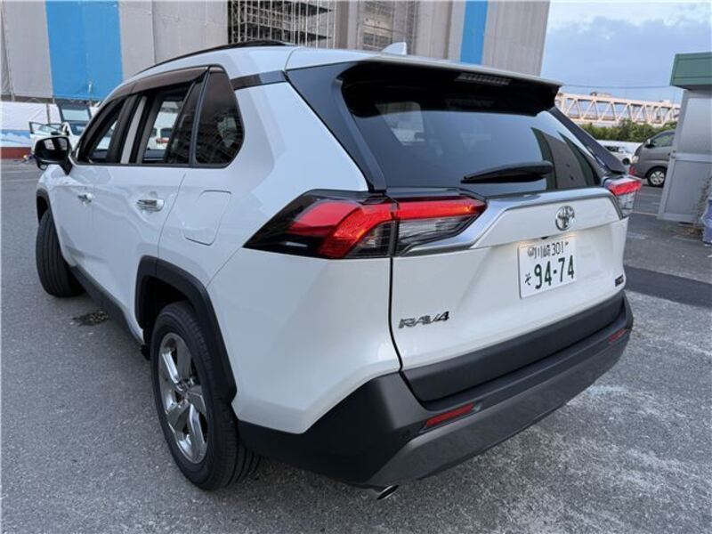 RAV4