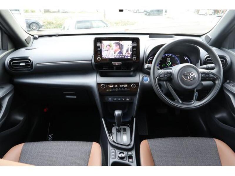 YARIS CROSS