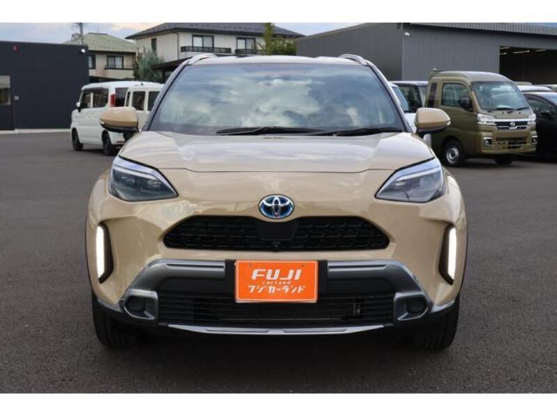 YARIS CROSS