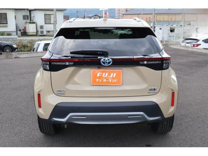 YARIS CROSS