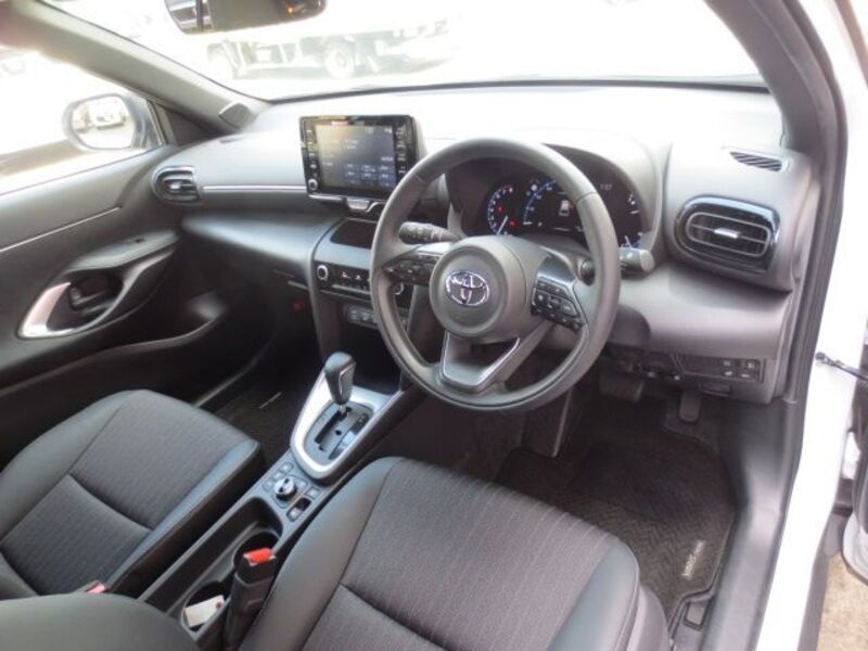 YARIS CROSS