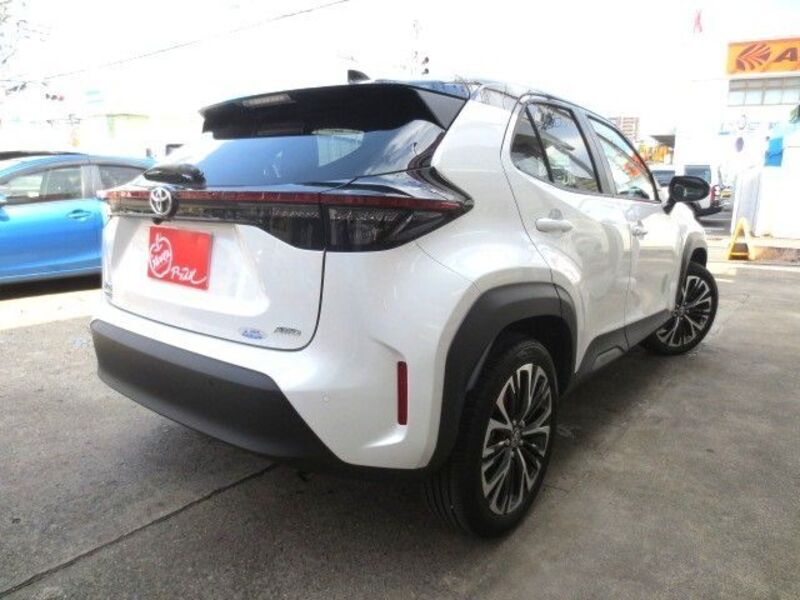 YARIS CROSS