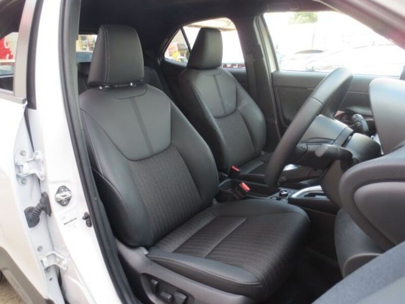 YARIS CROSS