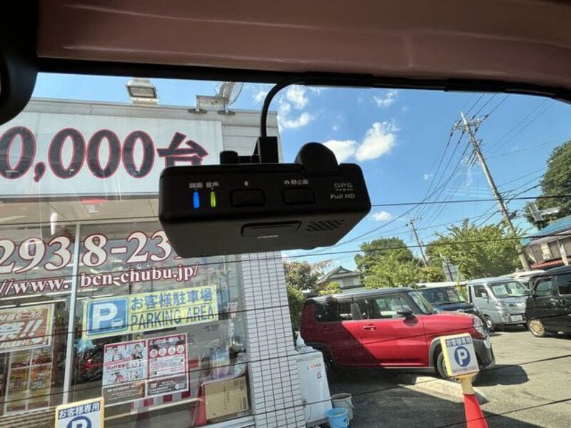 N BOX