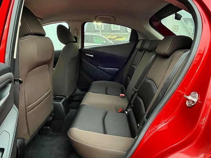 MAZDA2