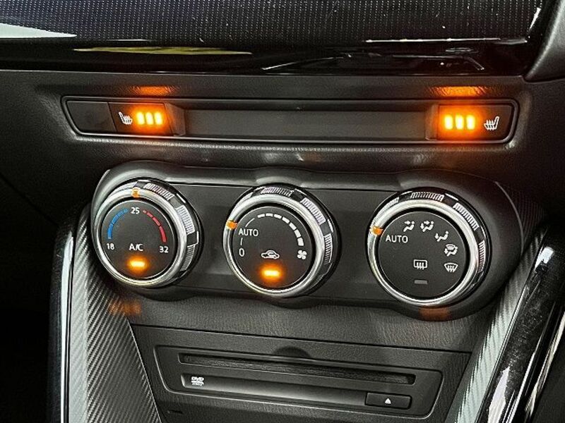 MAZDA2