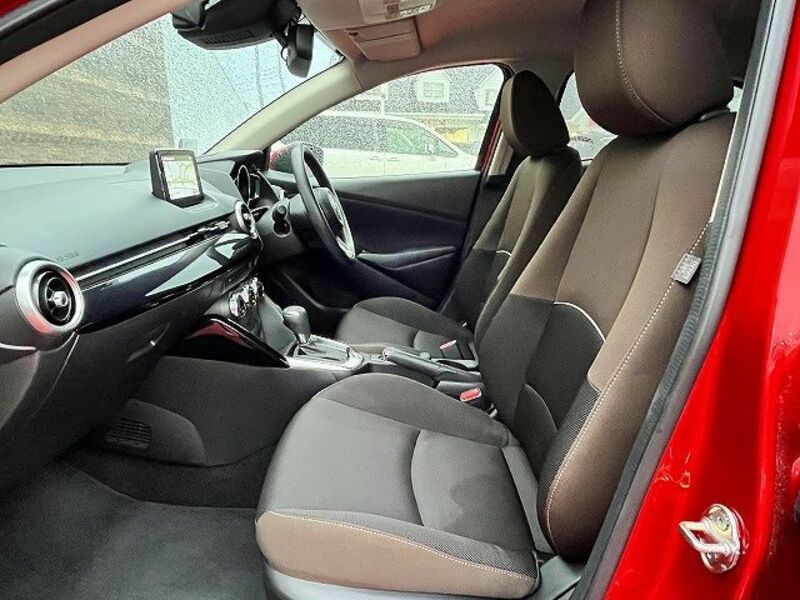 MAZDA2