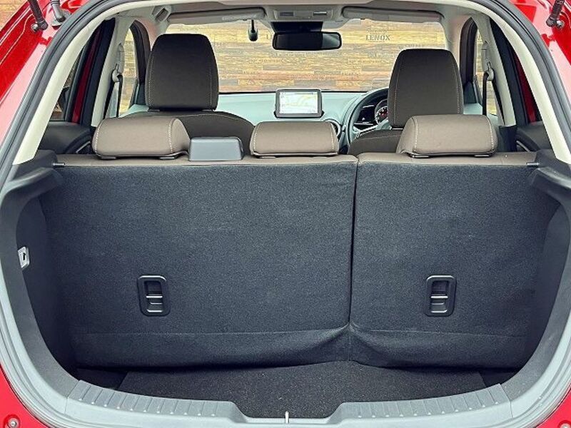 MAZDA2
