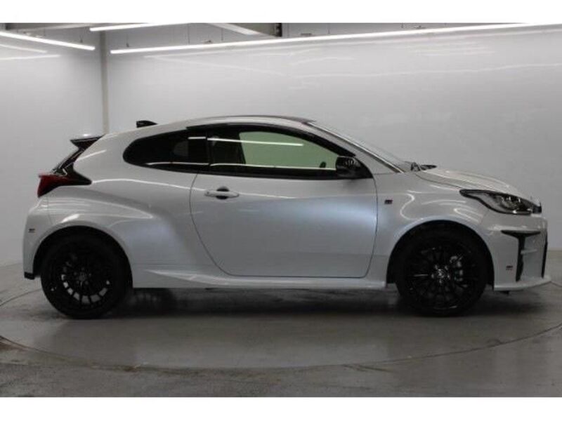 GR YARIS