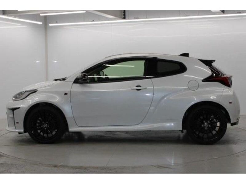 GR YARIS