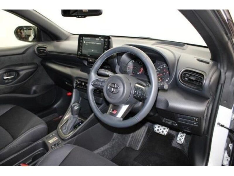GR YARIS