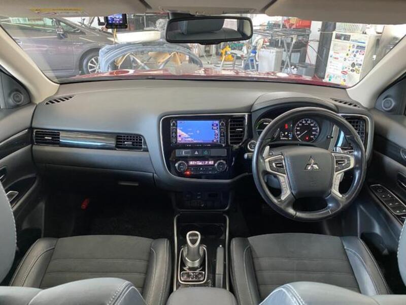 OUTLANDER PHEV