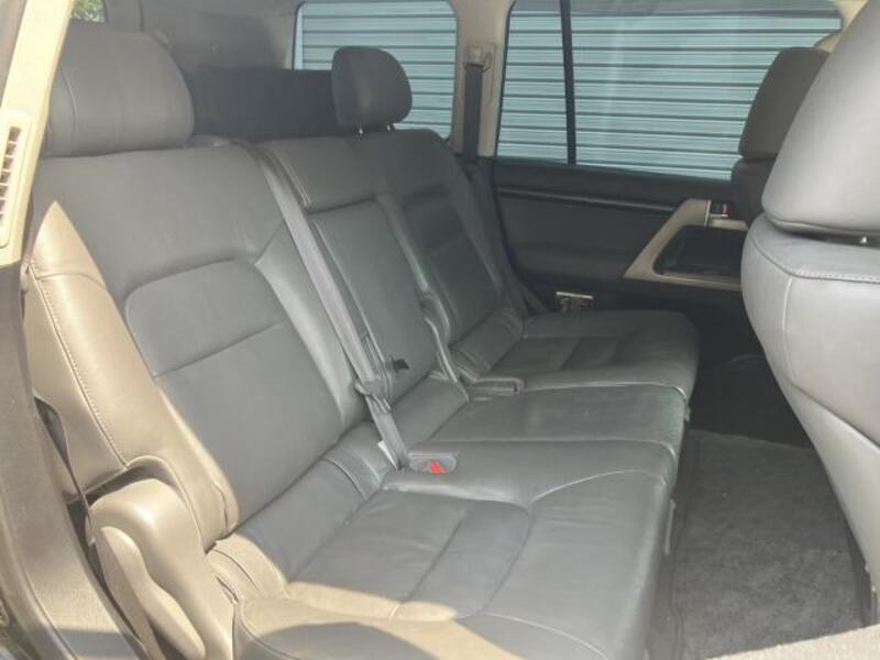 LAND CRUISER