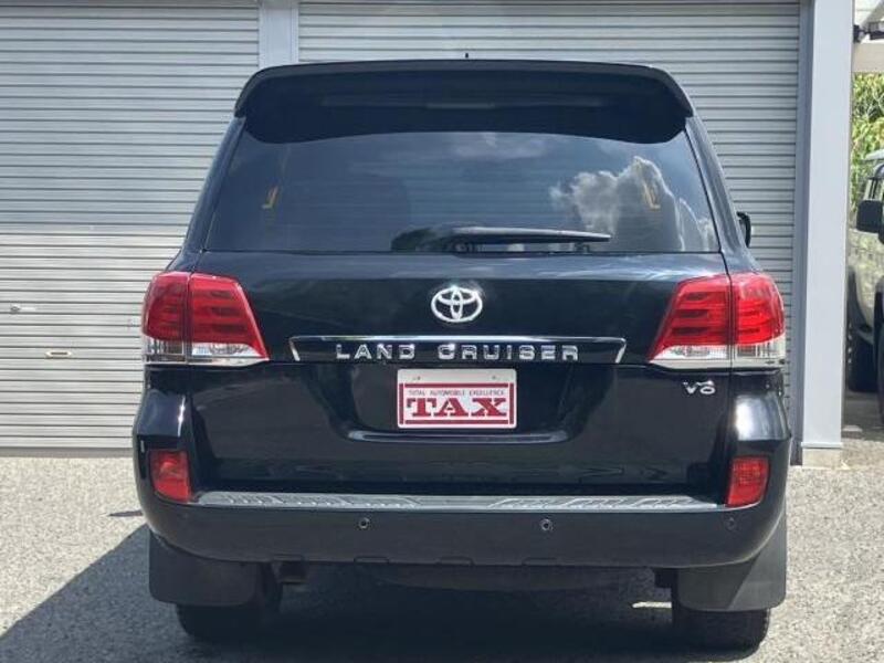 LAND CRUISER